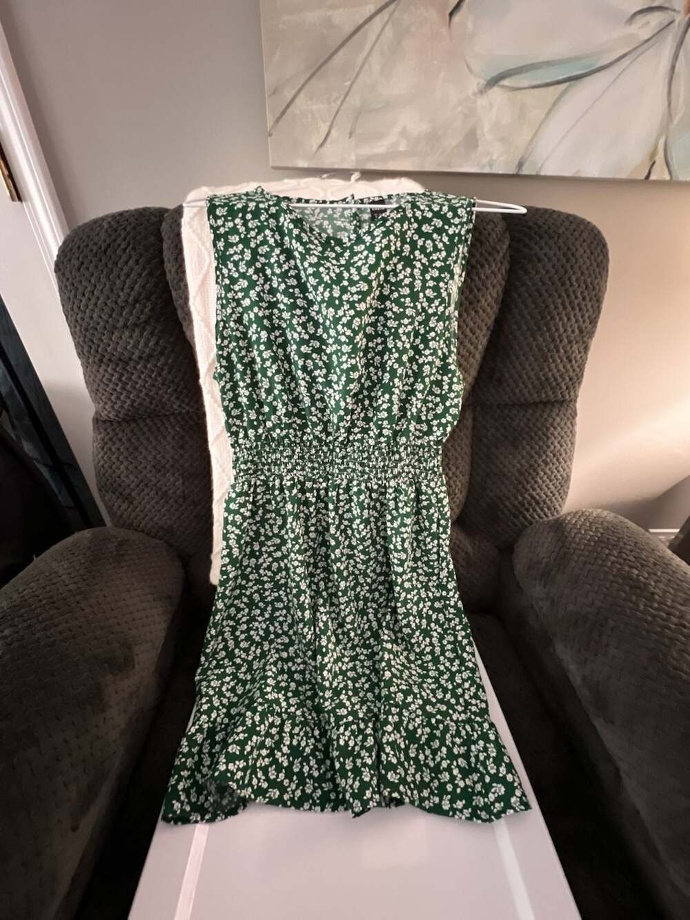 Shein Floral Shirred Sleeveless Green Mini Dress
Never worn